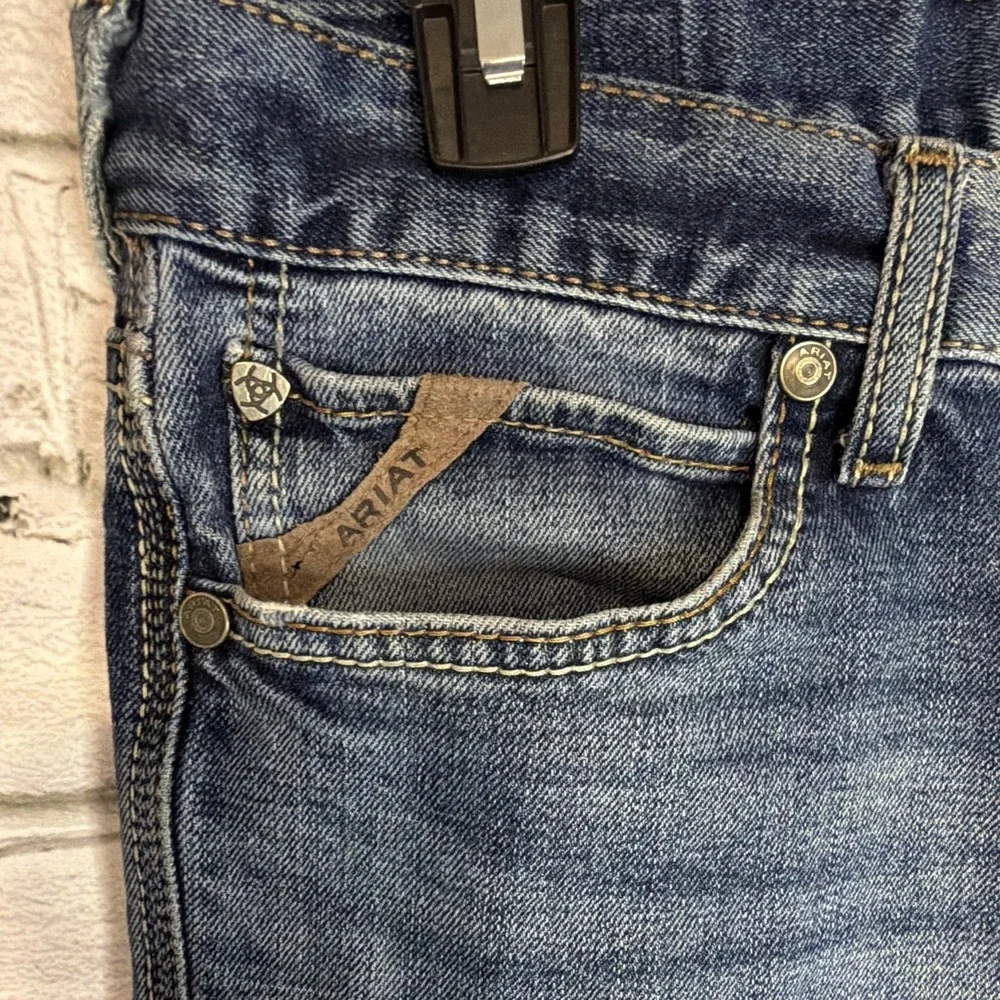 Ariat M8 Modern Slim Leg Mens Jeans 32x32 Medium Wash Blue Denim Stretch